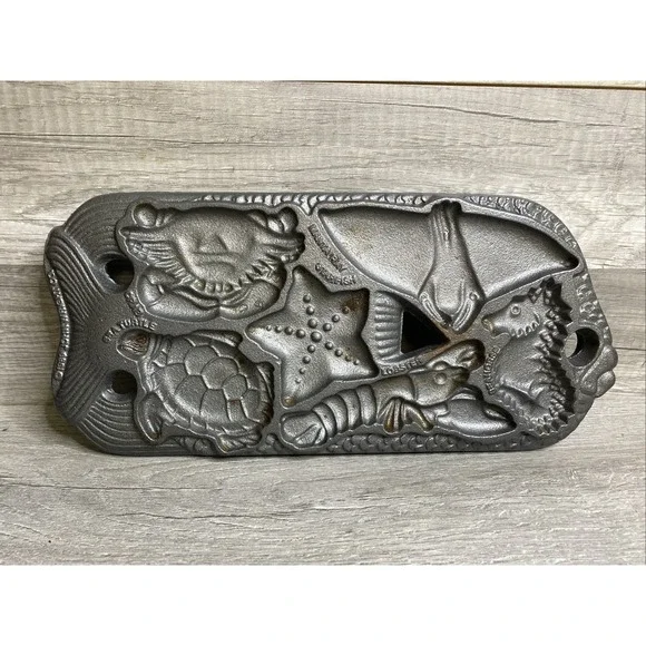 1989 John Wright Co Double Sided Cast Iron Sea Life Cookie Form Vintage
