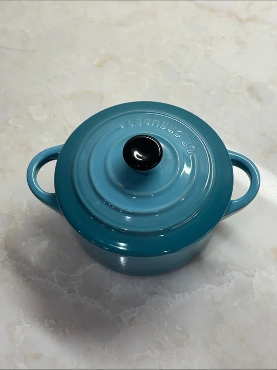 NWT Le Creuset Carribean  Round 10 cm Mini Cocotte with Black Knob