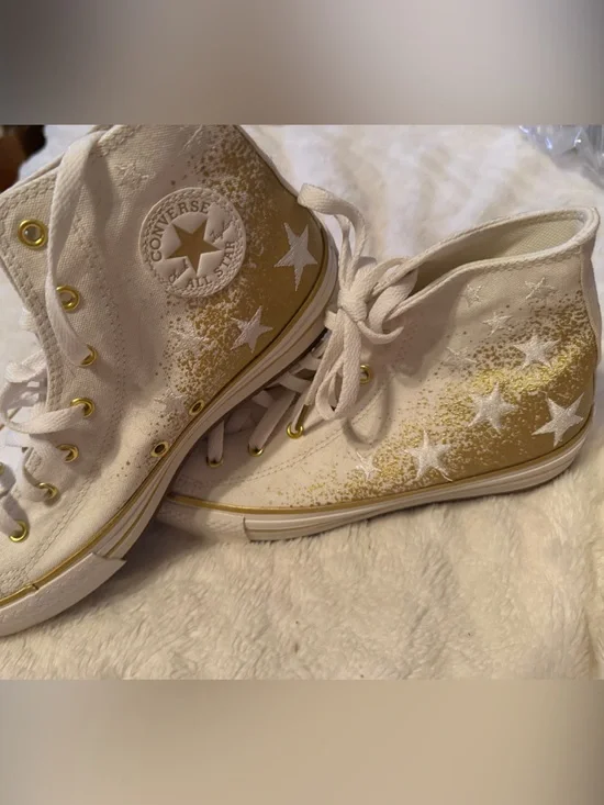 NEW Chuck Taylor All Star EVA Lift Platform Gold & White Stars Women’s Size 6