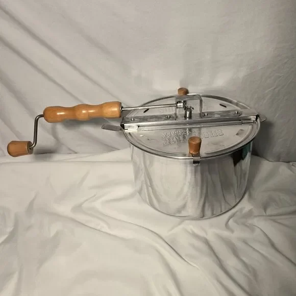 SHOWTIME Whirley Stovetop Popcorn Popper 6 Quart Aluminum Maker Hand Crank