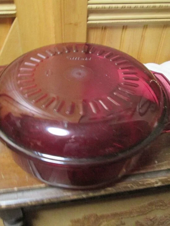 Rare Tupperware Ruby Microwave bowl pot with lid