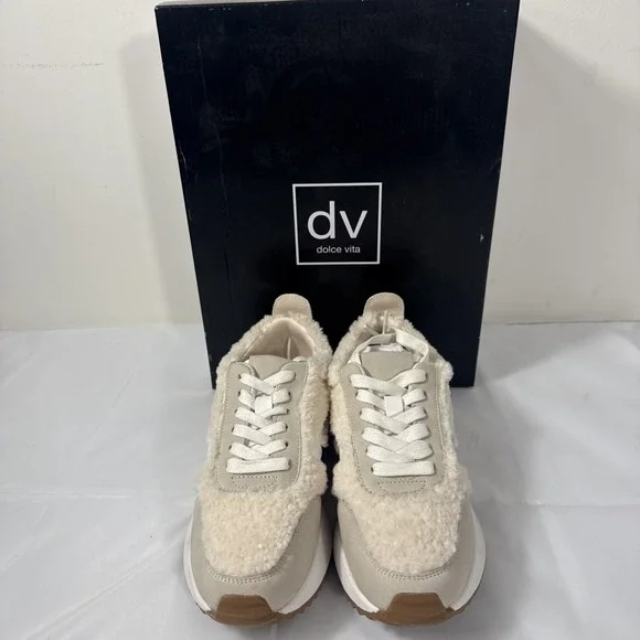 DV DOLCE‎ VITA BYNX LOW TOP  FAUX FUR SNEAKERS SIZE 7 IN OFF WHITE