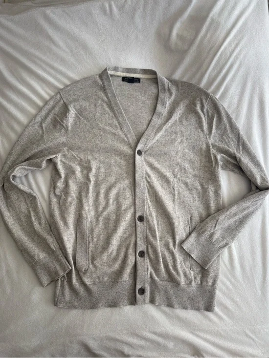 Banana Republic Men’s Heather Light Gray V-Neck Button Cardigan