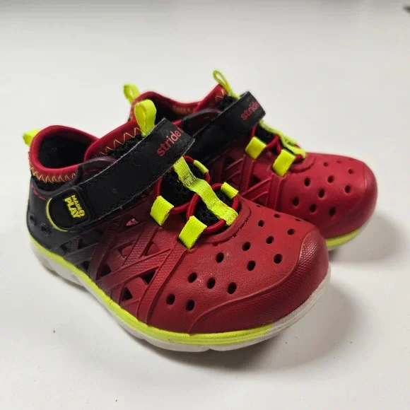 Stride Rite Phibian Water Shoes Kids Size 5 Red Black Made2Play Sneaker Sandal