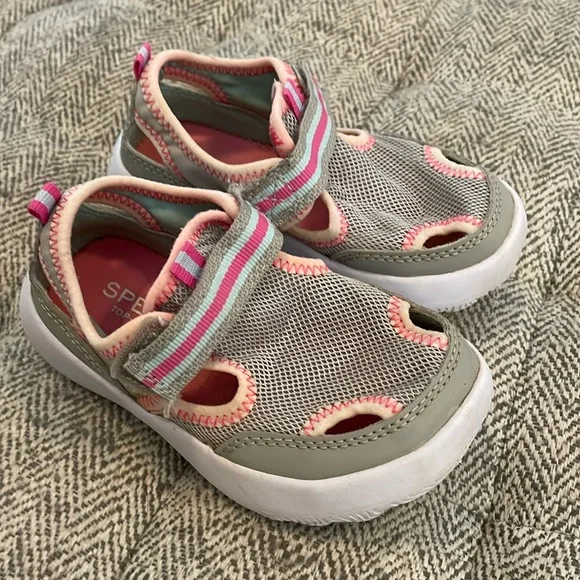 Sperry water shoes size 7M