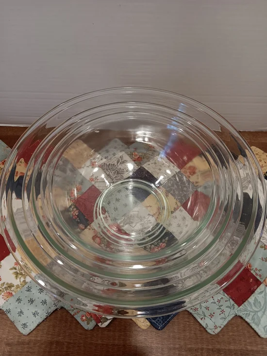 Pyrex Clear Glass Nesting Mixing Bowls Set Of Three