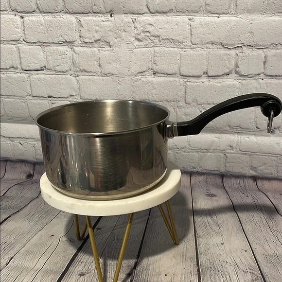 Farberware Vintage Stainless Steel 2 Quart Saucepan with Black Handle