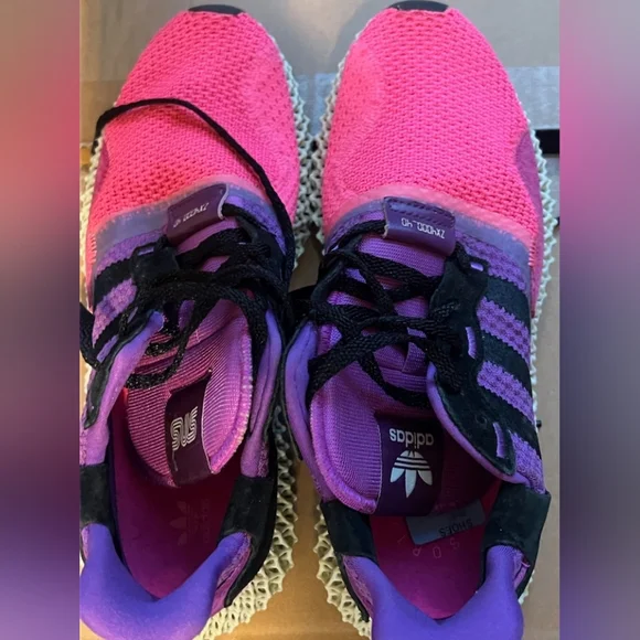 Sneakersnstuff X Adidas ZX4000 in the 