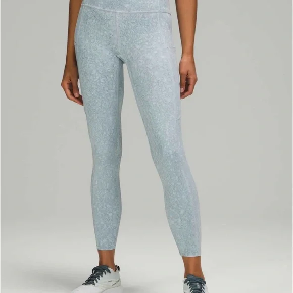 Lululemon Fast and Free Tight 25” *Nulux Size 8