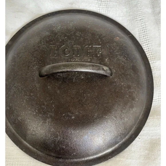 Lodge 10-1/2 USA Cast Iron #8IC Lid‎ Only