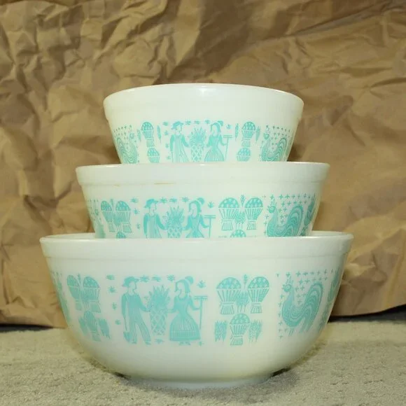 PYREX Amish Butterprint 3 Pc Mixing Bowl  White/Turquoise 401 - 403