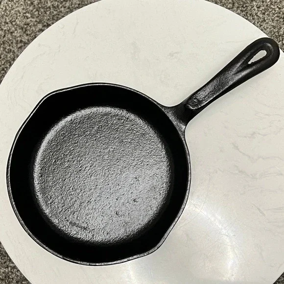 Wagner's 1891 Original Cast Iron Skillet 8