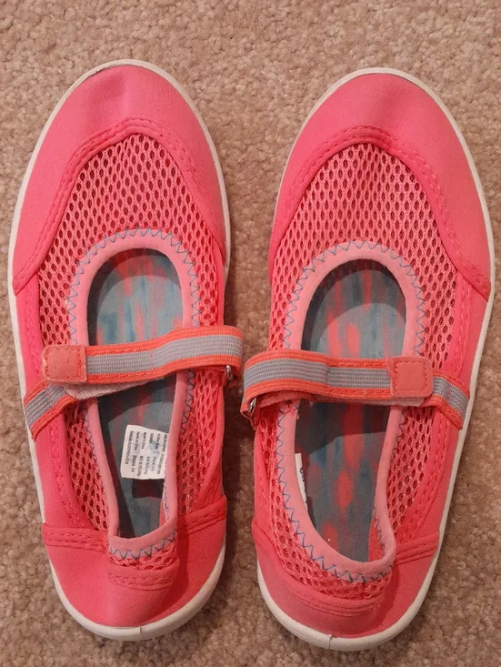 Kids Coral Mesh Mary Jane Shoes with Hook-and-Loop Strap, Size 13-1