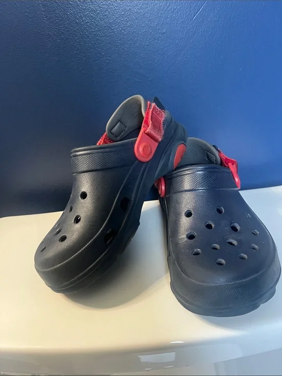 CROCS Kids Navy Clog with Red Heel Strap J3