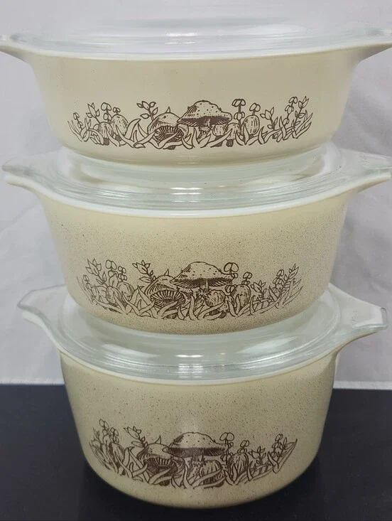 VTG Pyrex Forest Fancies Mushroom Covered Casserole 3 Set w Lids 471B 472B 473B