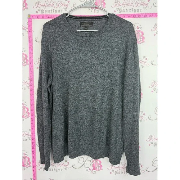 Banana Republic Men’s Heather Gray Crewneck Sweater premium luxe yarn