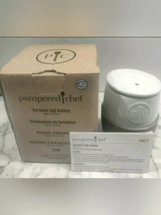 NEW Pampered Chef White Ceramic Egg Cooker Cup Lid W/Gray Silicone Sleeve #1529