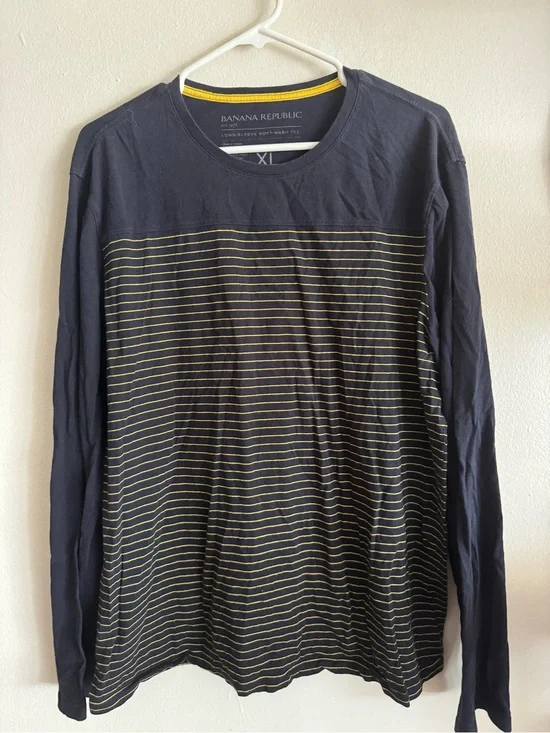 Vintage Banana Republic Men’s Navy Long-Sleeve Tee with Yellow Stripes