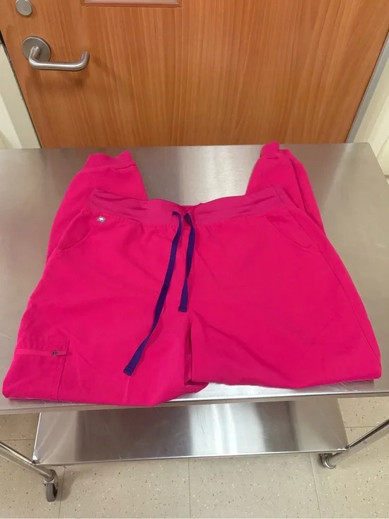 Figs Ultra Rose Zamora scrub pants