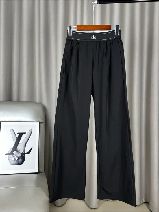 ALO Yoga Black Straight Leg Pants