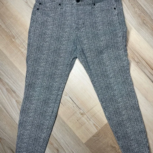 Liverpool Petite 8/29 Black White‎ Textured Skinny Pants Career Stretch