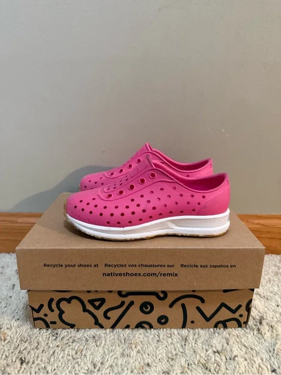 Native Jefferson Kids Slip-On Shoes Pink/White Rubber Round Toe US 9 EU 25