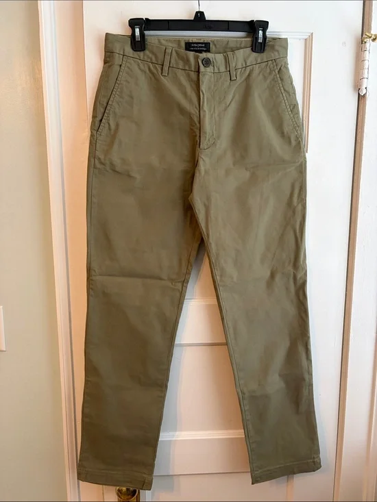 30x32 Banana Republic Olive Green Chinos - Slim-Straight