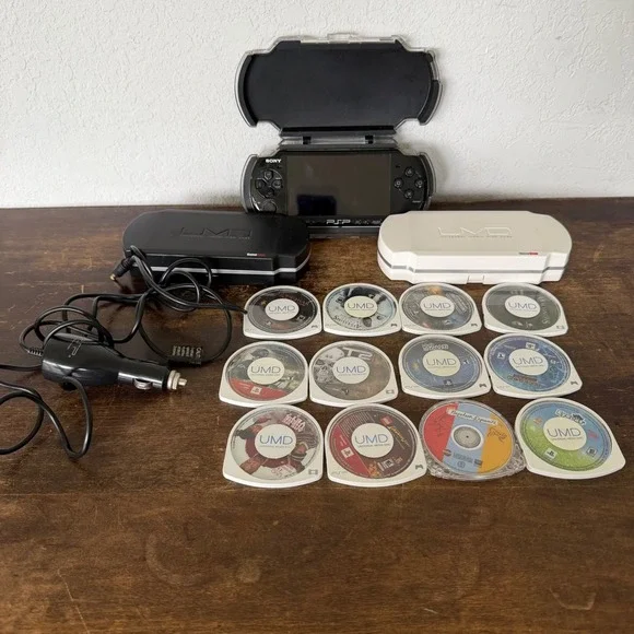 Sony PSP Bundle 12 UMD Games Movies Cases Tested Working READ Description‎