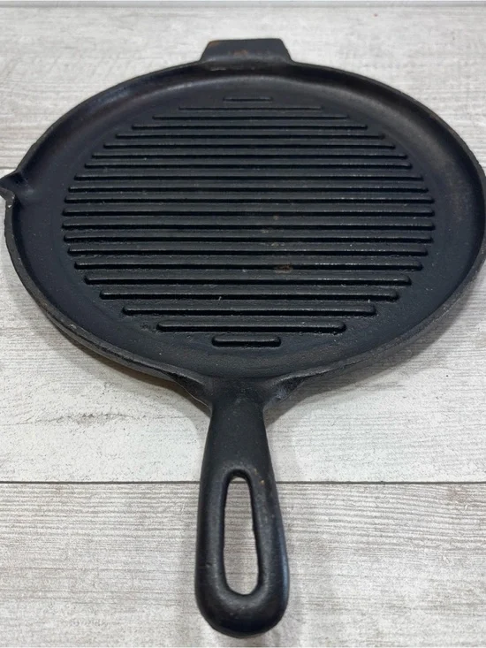 Vintage Corona Cast Iron Ribbed Grill Pan - Black