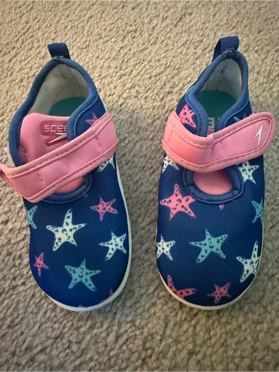 Speedo Navy Water Shoes with Pink Strap and Starfish Print