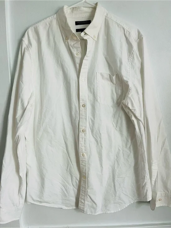 Banana Republic • Classic White Button-Down Men's Shirt - Large Tall