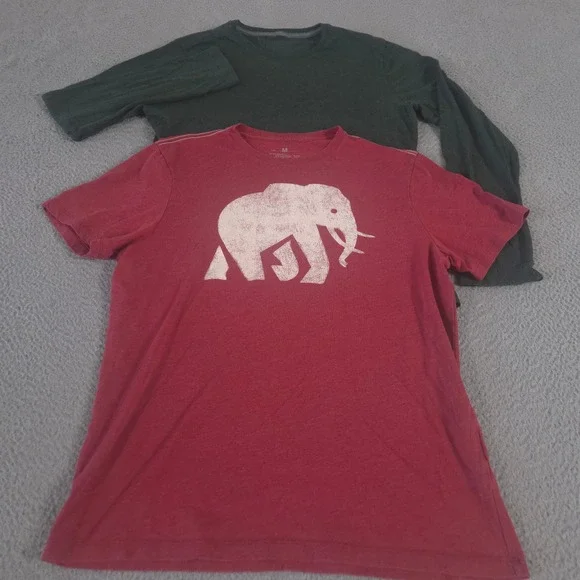 LOT OF 2 Banana Republic Shirt Mens M Multi Soft Wash Elephant Graphic Cotton