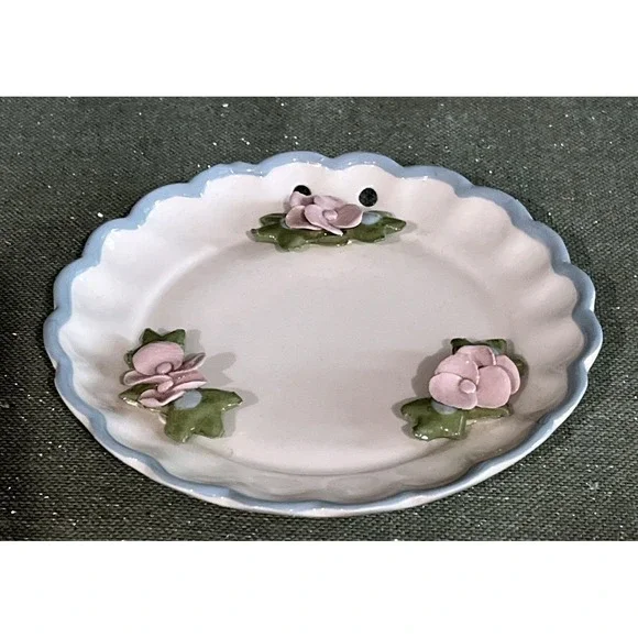 1940-1950's CALIFORNIA CLEMINSONS FLORAL HANGING WALL PLATE 5 Inches
