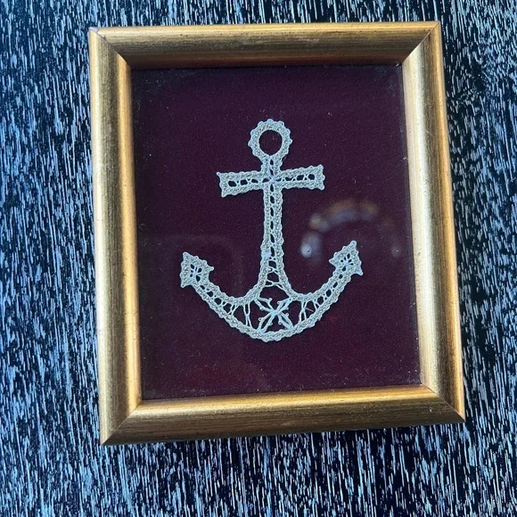Handmade framed lace anchor‎