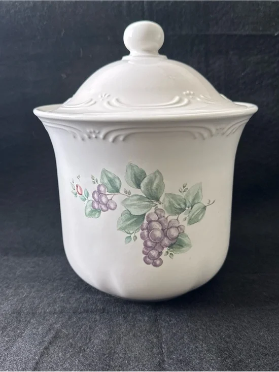 PFALTZGRAFF GRAPEVINE Large Canister Stoneware 9.5” Wine Vineyard Barware