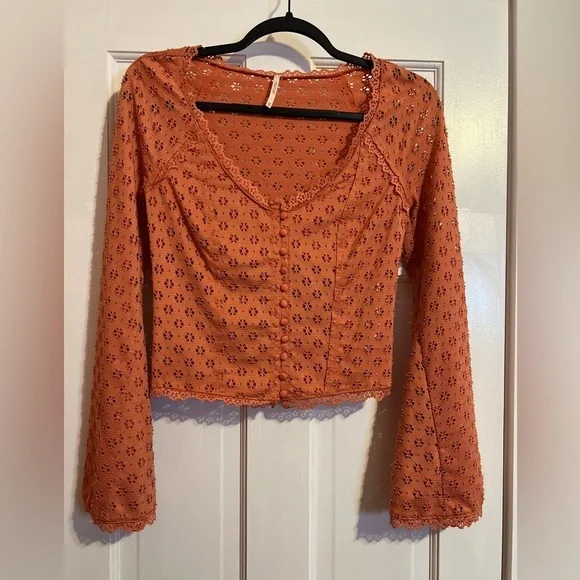 #157 FREE PEOPLE TERRACOTTA ROSE EYELET & LACE BUTTON UP TOP SIZE XS