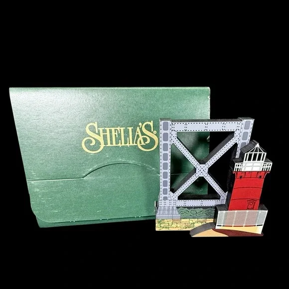 Jeffry's Hook‎ Lighthouse New York City New York Shelia Shelf Sitter w/ Box 1996