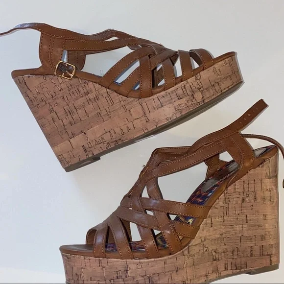 Madden Girl Strappy Wedge Sandals 9M