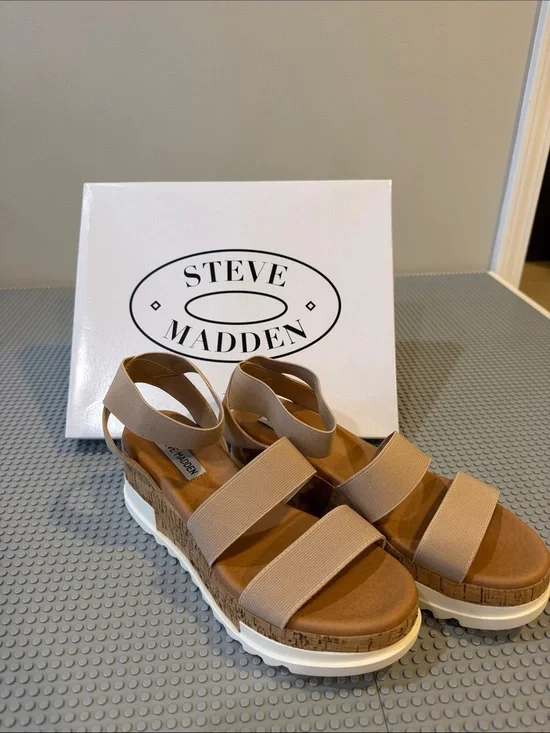 Steve Madden Beige/Tan Wedge Platform Sandals