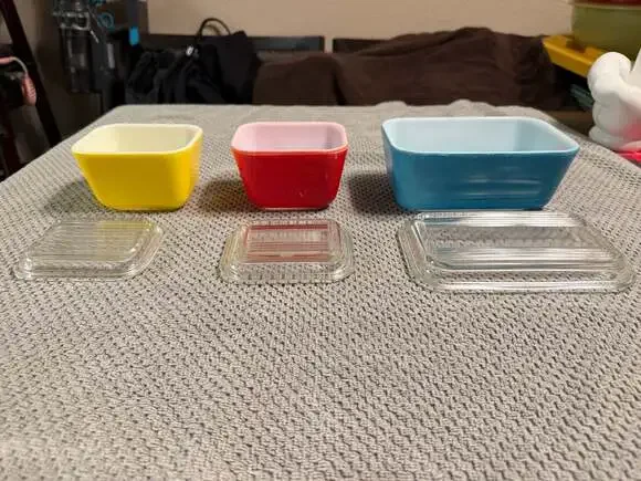 Vintage Pyrex 501 1.5 Cup Refrigerator Dish Set - Yellow, Red, Blue