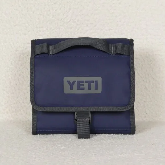 YETI Daytrip Lunch Bag Navy Soft-Cooler Fold-and-Go Insulation Personal Durable