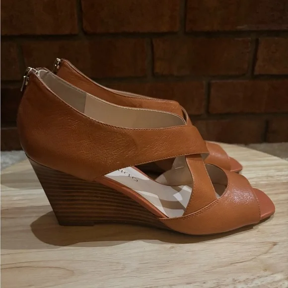 FRANCO SARTO Strappy Zip-Up Brown Leather Tandy 2  Wedge Sandals Heels Size 7