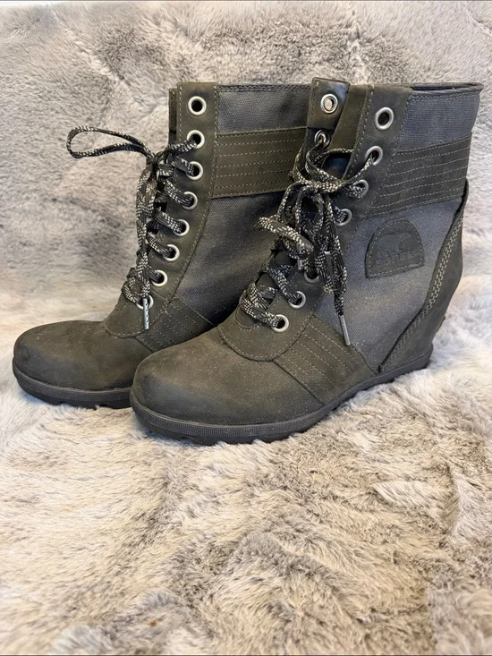 Sorel Women's Black Lace-Up Wedge Ankle Boots