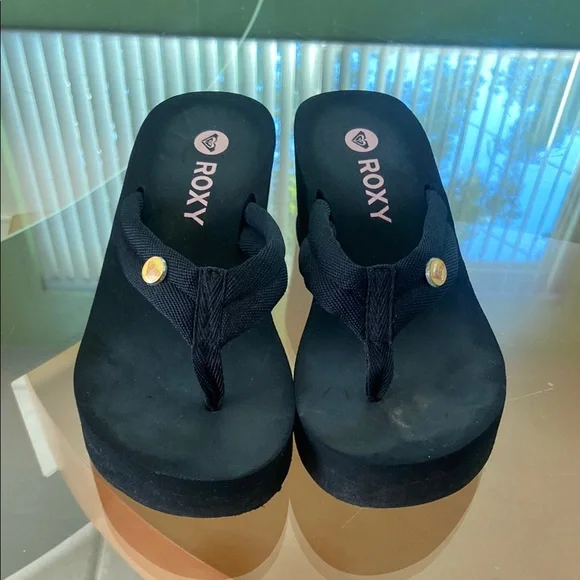 Y2K ROXY platform flip flops