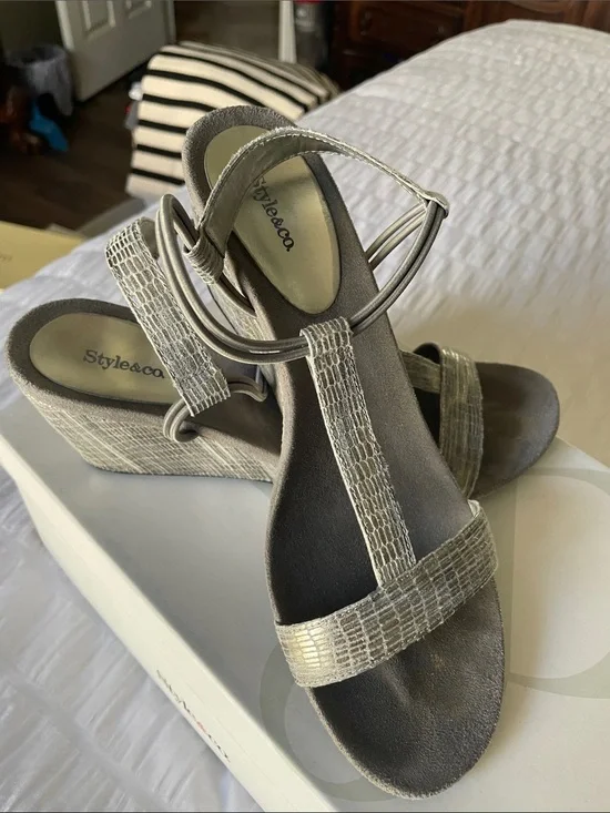Style & Co. Silver Metallic Strappy Wedge Sandals