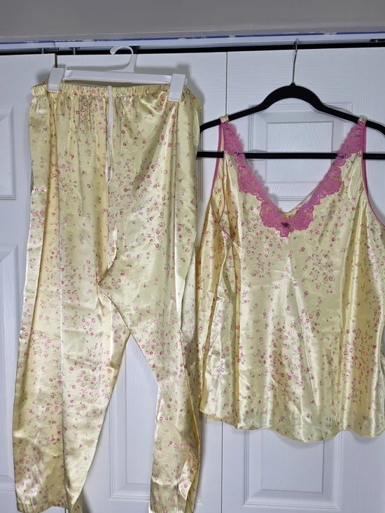 Oscar de la Renta Pink Label Floral Satin PJ Set 2X