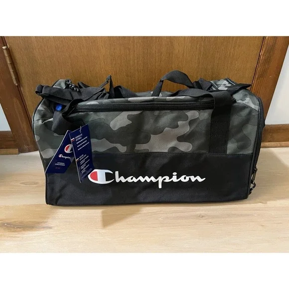 NWT Champion Camo Duffle Bag Medium Size‎ Green Gym Travel Bag Weekender