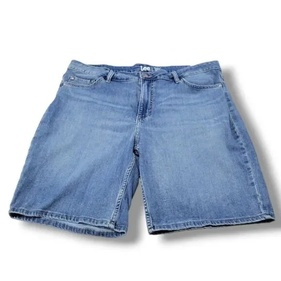 Lee Shorts Size 20 M W40