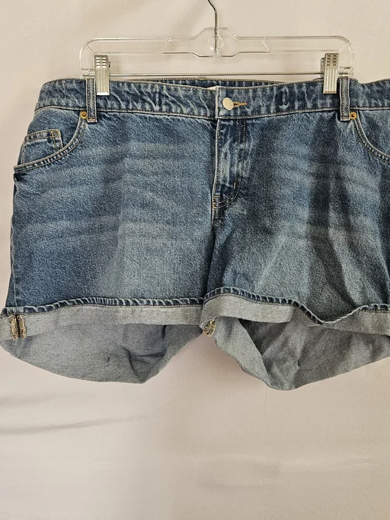 H&M Maternity Cuffed Denim Shorts XL NWT Blue Stretch Comfort Summer Medium Wash