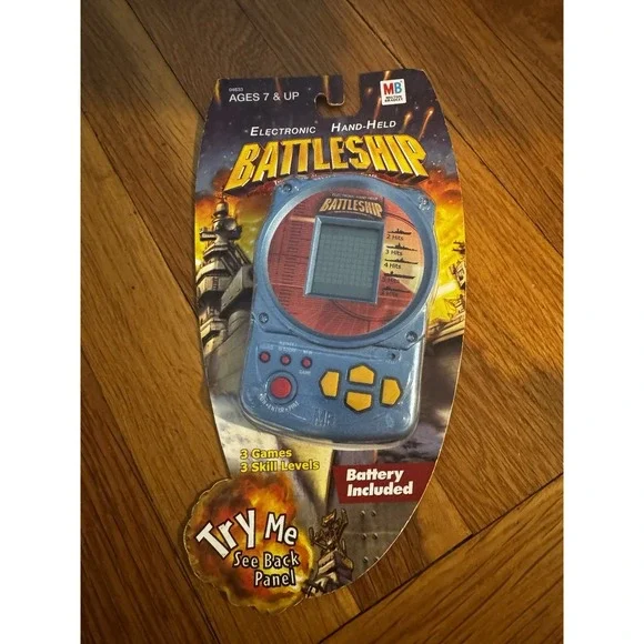 Vintage Electronic Hand Held Battleship Game‎ Milton Bradley 2002 NEW SEALED
